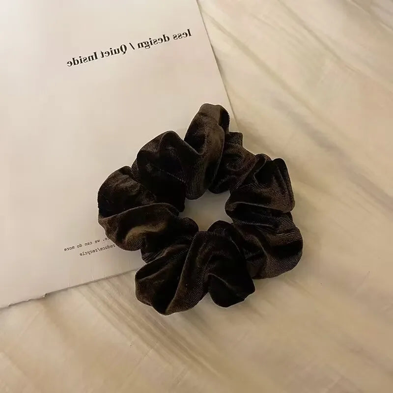 Scrunchies de Terciopelo Mette – Set de 4, Suaves y Elegantes